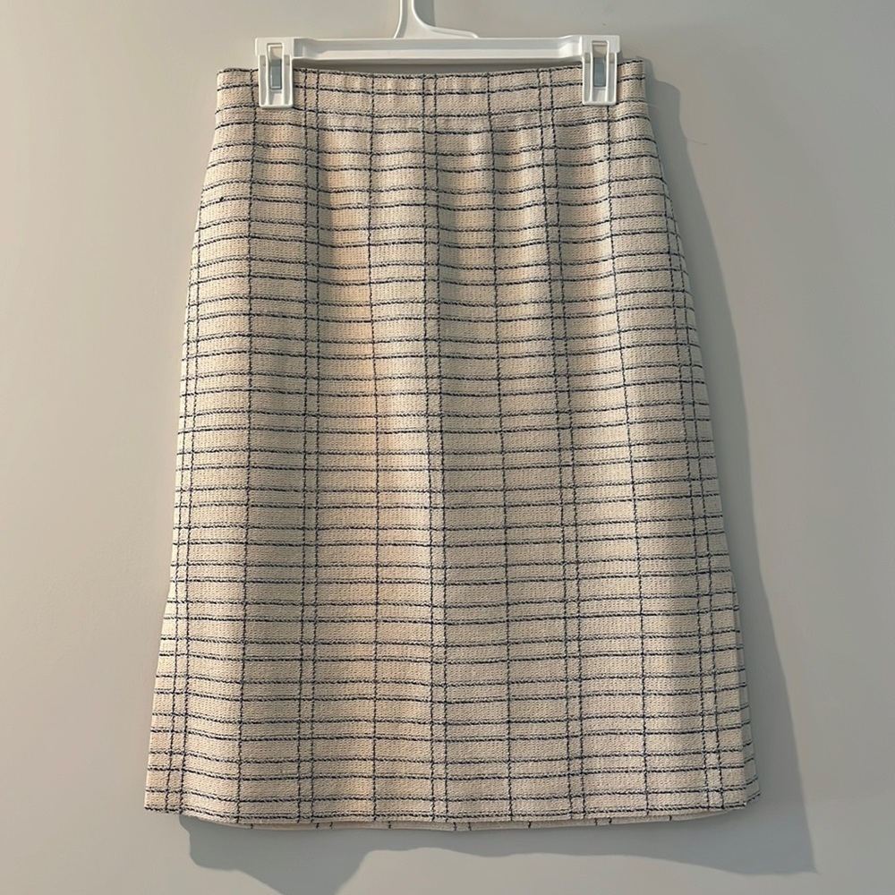 St John knit pencil skirt with stretchy waist